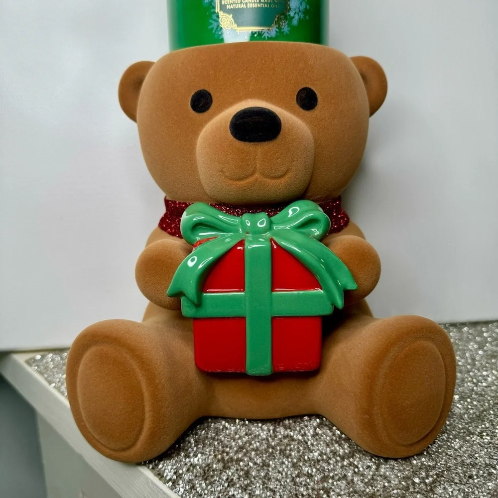 Bath & Body Works Christmas Bear & Present Candle Holder & Tree Farm Candle NWT